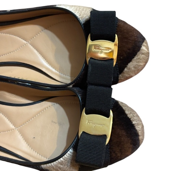 Salvatore Ferragamo ballet flats Varina calf hair tan brown stripe bow 6 US - Picture 9 of 11